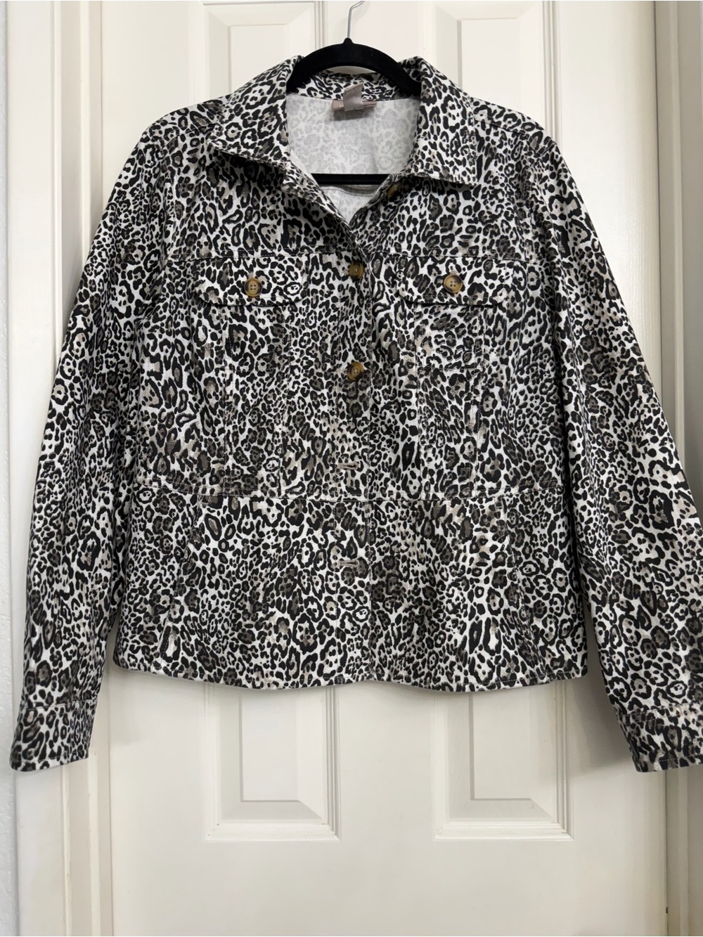 7141 Chico’s Animal Leopard Print Denim Jacket Cotton Size 1